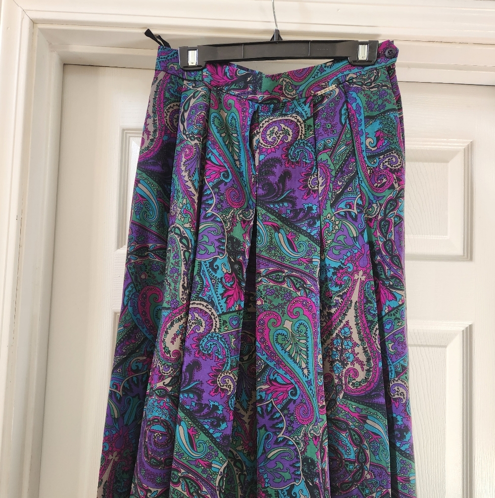 Vibrant Geiger Paisley Skirt